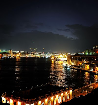 Browns-Kitchen-Valletta-Waterfront-4-1.jpg