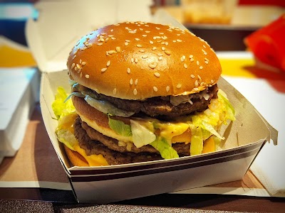 McDonalds-Paceville-2-1.jpg