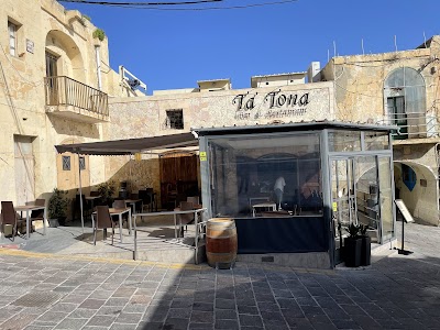 Ta-Tona-Bar-Restaurant-3-1.jpg