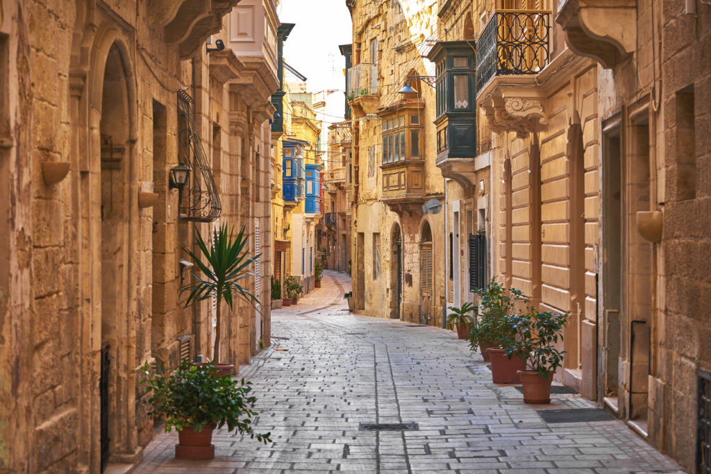 Inner City Splendor: Discover the Timeless Beauty of Birgu's Historic Architecture