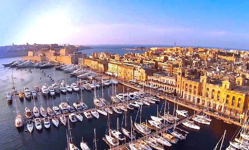 Exploring the Culinary Delights of Isla, Malta: A Journey Through Flavor and History