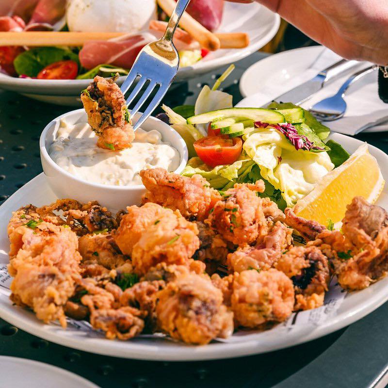 marina bay bistro 475526357_122209910696035335_2906992391291714419_n